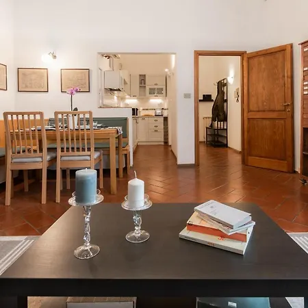 Spacious Family Flat S. Spirito 8 Sleeps