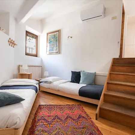 Spacious Family Flat S. Spirito 8 Sleeps * Florence
